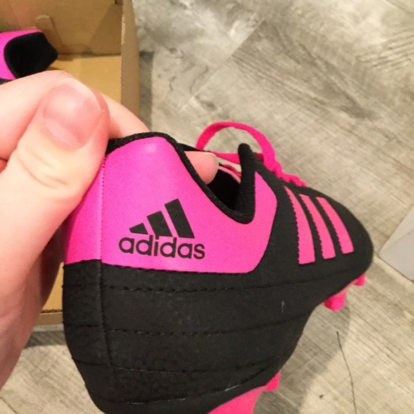 Cleats - Picture 4 of 7